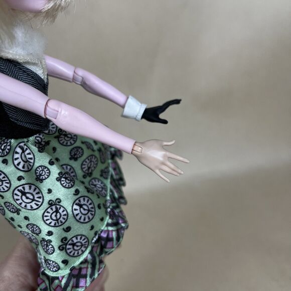 EVER AFTER HIGH Doll Bunny Blanc Doll 2012 Mattel - Picture 6 of 9